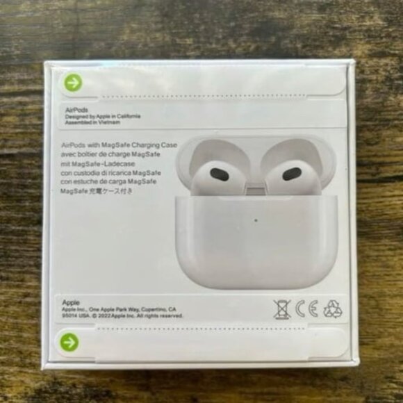 Apple Airpods Pro 3rd Generation - Picture 2 of 4